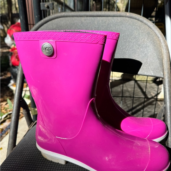 COPY - Hot pink UGG rain boots, size 11 women - Picture 2 of 7